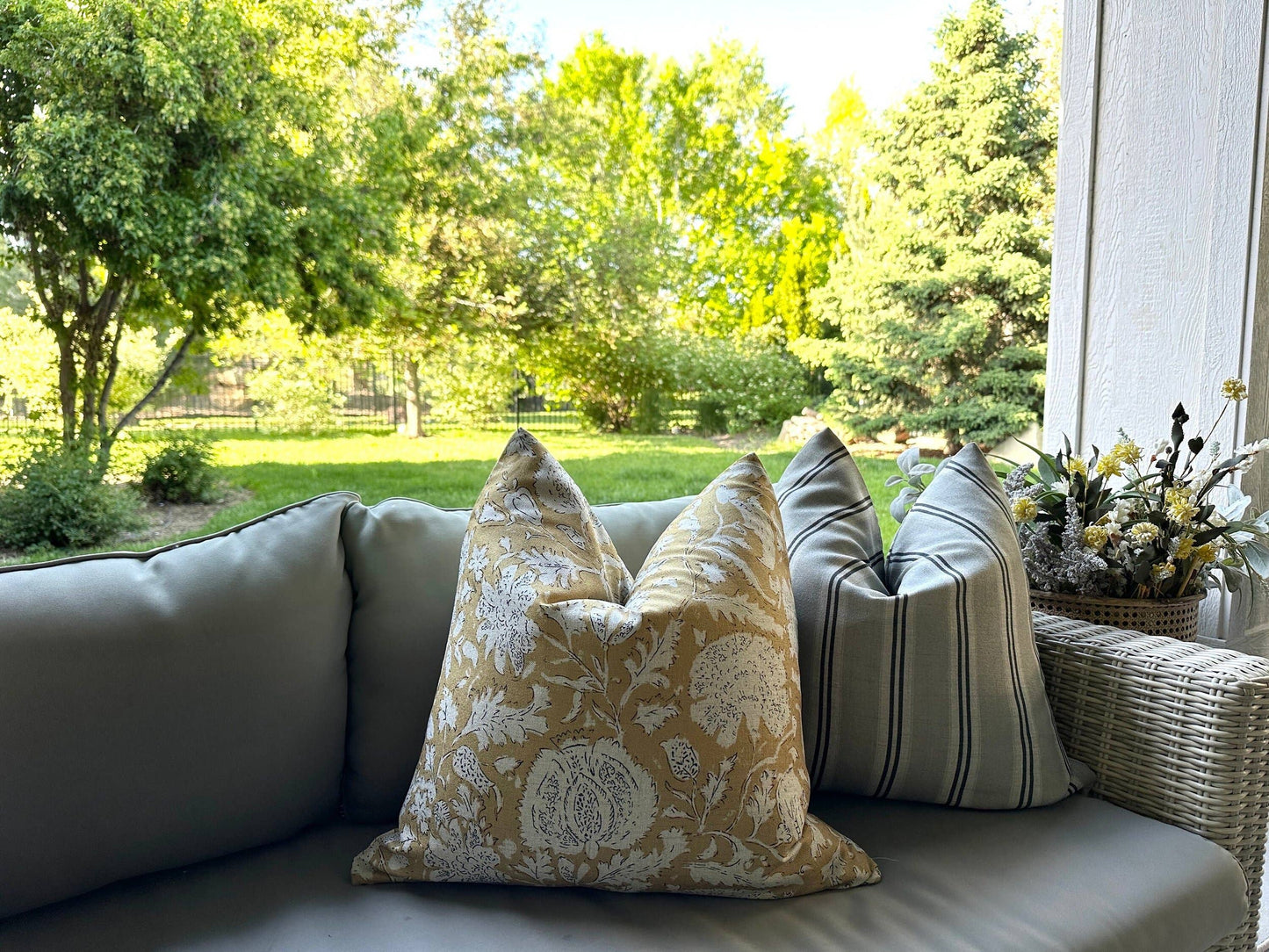 Rache Outdoor/Indoor Pillow: 18x18