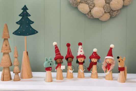 Carolers Set of 7