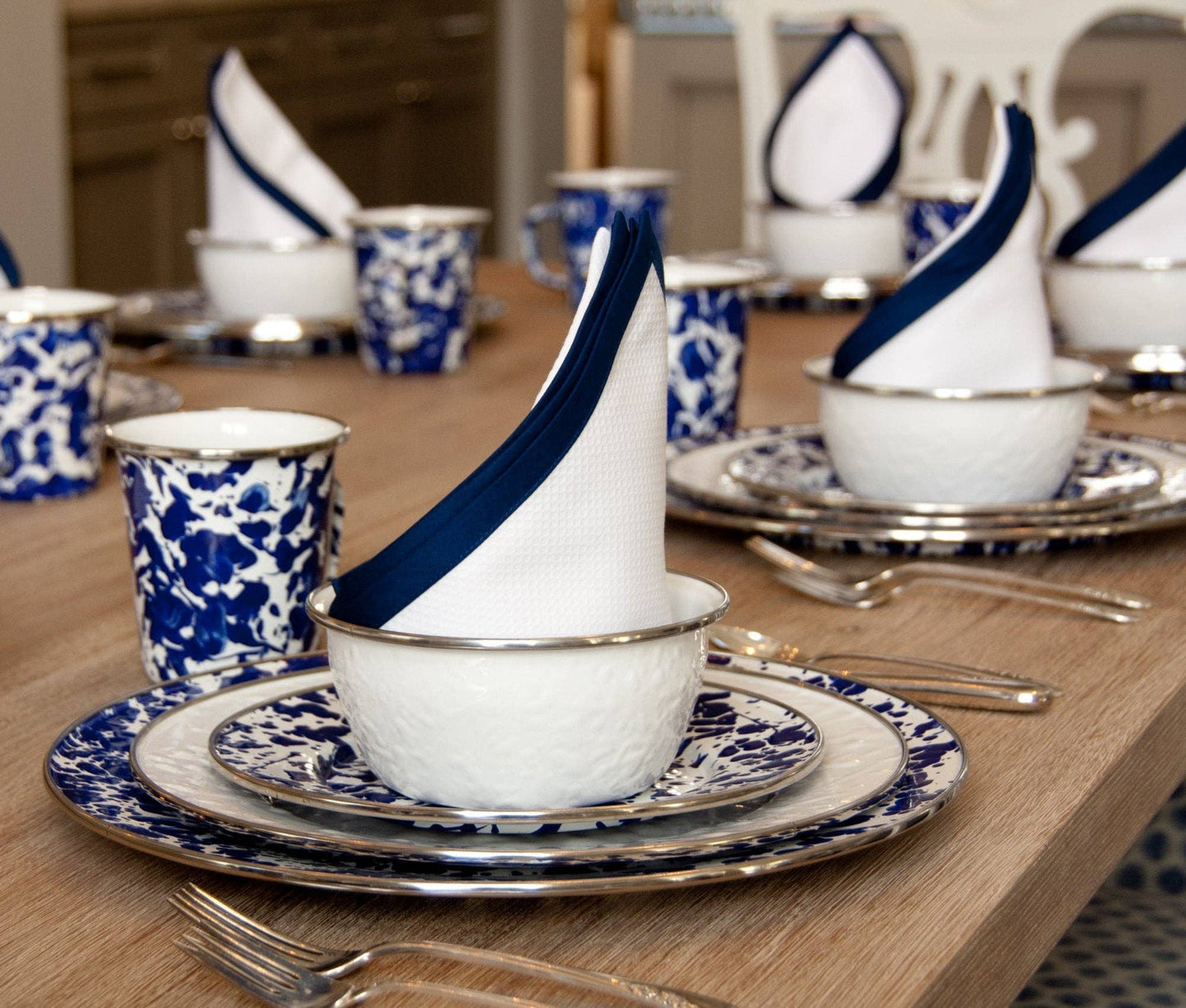 Golden Rabbit Enamelware Swirl Spoon Set: Solid White