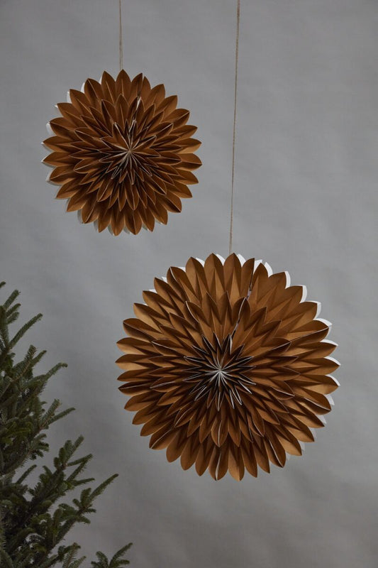 Fanfare Layered Fan 16" x 6.5" x 16"